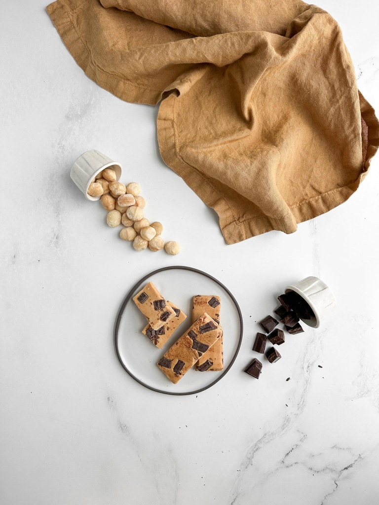 gaia-foods-protein-bar-chocolate-macadam-6.jpg