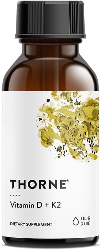 THORNE - D-vitamin + K2 Væske med en målt dispenser - Vitamin D3 & K2 til støtte sunde knogler og muskler * - 1 Fl Oz (30 ml) - 600 Servere