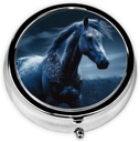 Pill Box 3 Segment Round Small Pill Case Rejse Pillekasse til Purse Pocket Blå Horse Metal Medicin Arrangør Portable Pill Container Holder til at holde vitaminer Medicin Kosttilskud