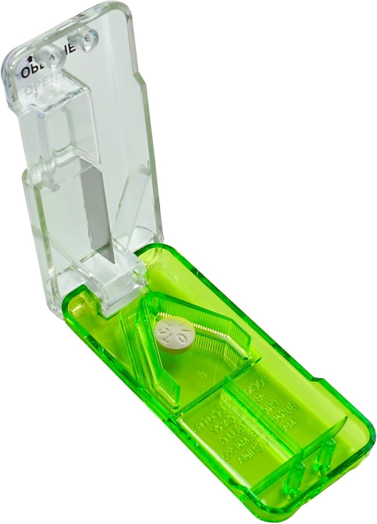 EZY DOSE Pill Cutter og Splitter med Dispenser, Daglig brug, Sikker Cut Pills, Vitaminer, Tablets i halve eller kvarterer, Nøjagtig og nem skæring, Rustfrit stål Blade, Rejser Sized, Grøn, BPA Free