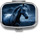 Blue Horse Pill Box 3 Segment Square Lille Pill Case Rejse Pilleboks til Purse Pocket Metal Medicine Organizer Portable Pill Container Holder til at holde vitaminer Medicin Fish Oil og kosttilskud