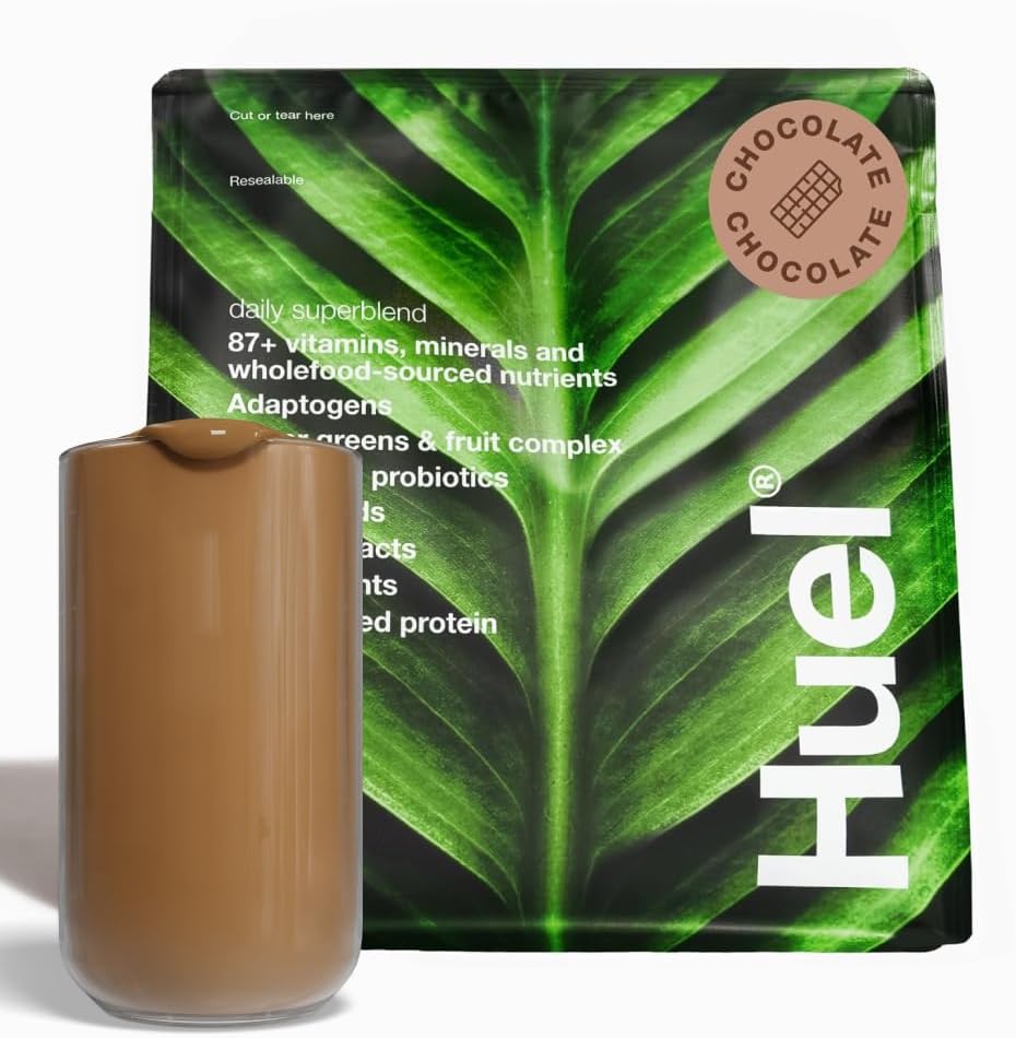 Huel Daily Superblend Chocolate Powder 124; 25g Plant Based Protein Budding 124; Super Greene Powder Buddy 124; 87 Vitamin, Mineraler, og Wholefood- Sourced Ingredienser Buddy 124; 19 Servering Buddy 124; Scoop ikke inkluderet for at reducere plast
