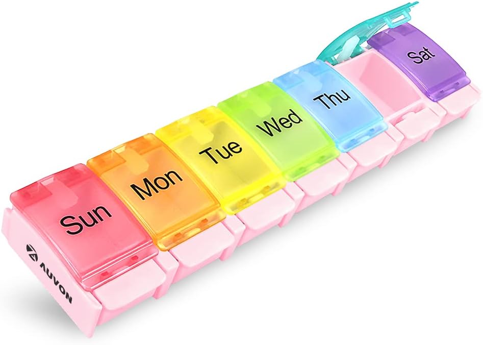 AUVON Weekly Pill Organizer Gigt Friendly, BPA Gratis Rejser 7 Day Pill Box Case med Spring Open Design og stort udvalg til at holde vitaminer, torsk leverolie, kosttilskud og medicin