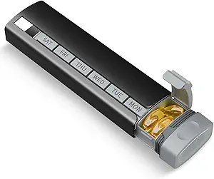 Travel Pill Organizer Weekly, 1 gang en dag, Opgrader Premium Aluminium Alloy Daily Pill Box 7 Dag, Bærbar Metal Pill Case, Cute Pill Holder til at holde vitaminer, medicin, piller, kosttilskud (sort)
