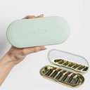 Dosey 7 Day Pill Compact Travel Pill Organizer - Pill Case med 7 Pill Compartments for Medicine Storage & Protection - Stilfuld & Elegant Medicin Organizer med spejl, Sage