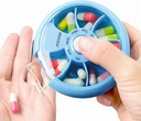 INVODA Weekly Pill Organizer 7 Segment Roterende Pill Box for Daglig Medicin & Vitaminer - Bærbar rejse Pill sag Fish Oil Kosttilskud Vitaminer Organizer (Sky Blue)