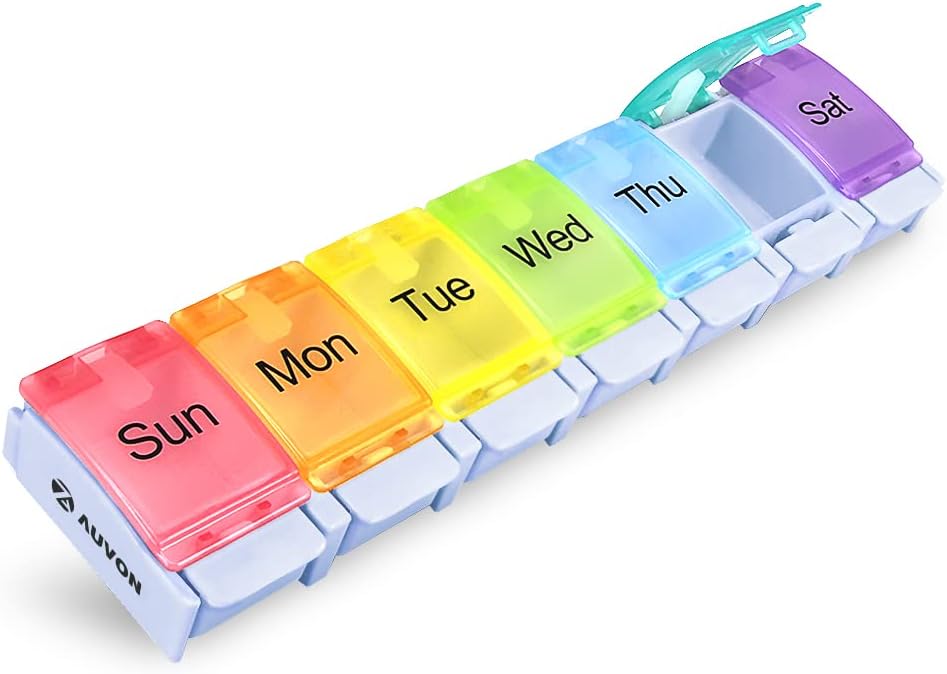 AUVON Weekly Pill Organizer Gigt Friendly, BPA Gratis Rejser 7 Day Pill Box Case med Spring Open Design og stort udvalg til at holde vitaminer, torsk leverolie, kosttilskud og medicin