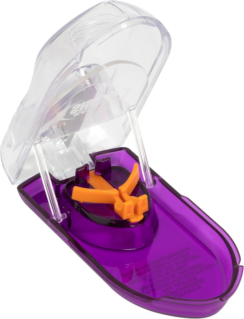 EZY DOSE Pill Cutter med sikkerhedsskjold og forstørrelsesglas, Daglig brug, Sikker Cut Pills og Vitaminer, Nøjagtig og nem skæring, Farve Kan Vary, BPA Free